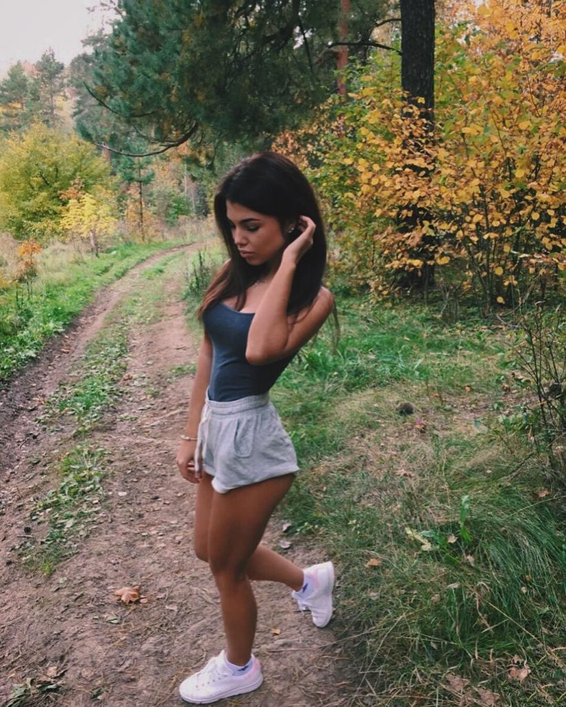 Проститутка Анфиса 23 года, у метро Владимирская  +7(981)136-33-84