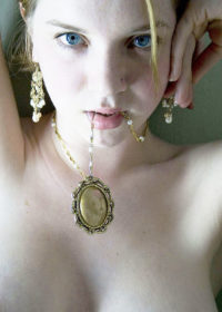 Проститутка Валя 23 года, у метро Новочеркасская  +7(981)126-12-57 - фото 3