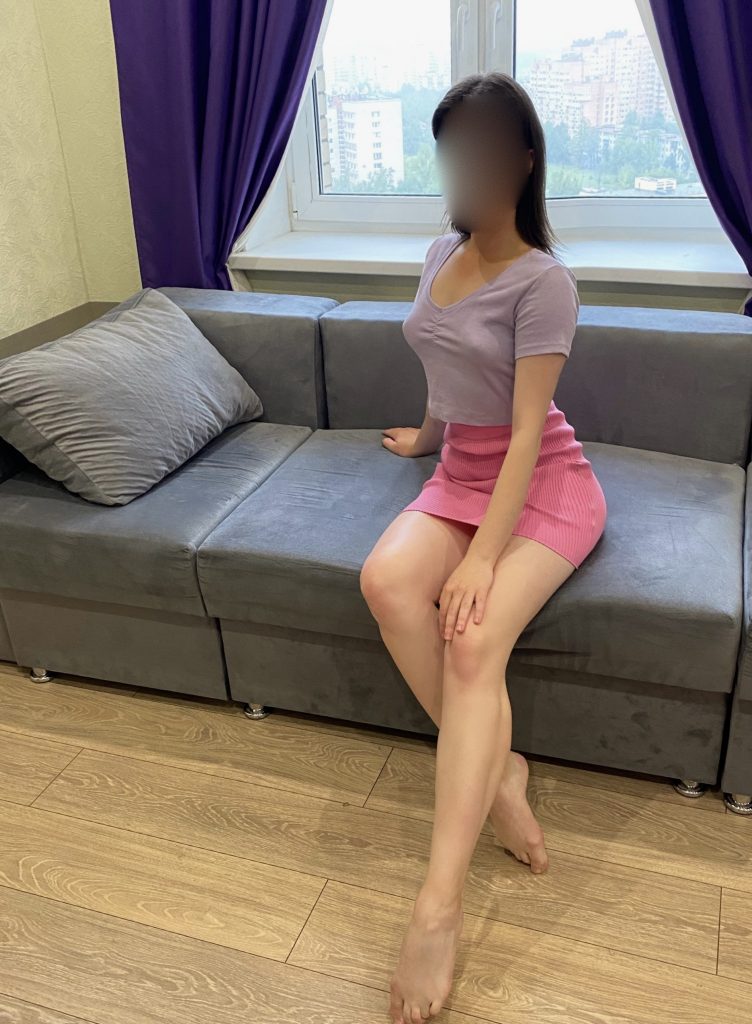 Проститутка Наташа 20 лет, у метро Владимирская  +7(981)136-33-84